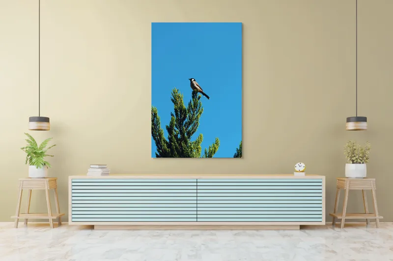 Tablou Canvas, "Pasărea pe ramură sub cer senin", Pasăre, Ramură, Albastru, Cer, Natură, Verde, Frunziș, Calm, Solitudine, Liniște, 100 x 150 cm – poza 4