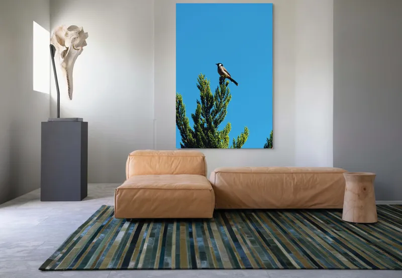 Tablou Canvas, "Pasărea pe ramură sub cer senin", Pasăre, Ramură, Albastru, Cer, Natură, Verde, Frunziș, Calm, Solitudine, Liniște, 100 x 150 cm – poza 7