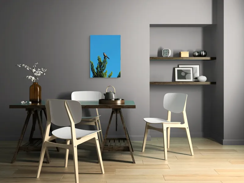 Tablou Canvas, "Pasărea pe ramură sub cer senin", Pasăre, Ramură, Albastru, Cer, Natură, Verde, Frunziș, Calm, Solitudine, Liniște, 50 x 70 cm – poza 5