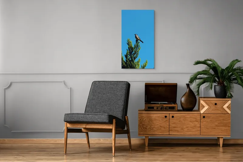 Tablou Canvas, "Pasărea pe ramură sub cer senin", Pasăre, Ramură, Albastru, Cer, Natură, Verde, Frunziș, Calm, Solitudine, Liniște, 50 x 90 cm – poza 8