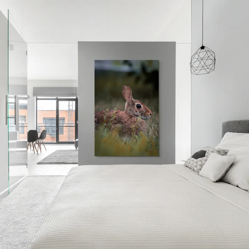 Tablou Canvas, "Iepurele în lumina dimineții pădurii", Blândețe, Natură, Măreție, Sânziene, Liniște, Vizuină, Alergare, Urechiușe, Campestru, Tandrețe., 100 x 150 cm – poza 5