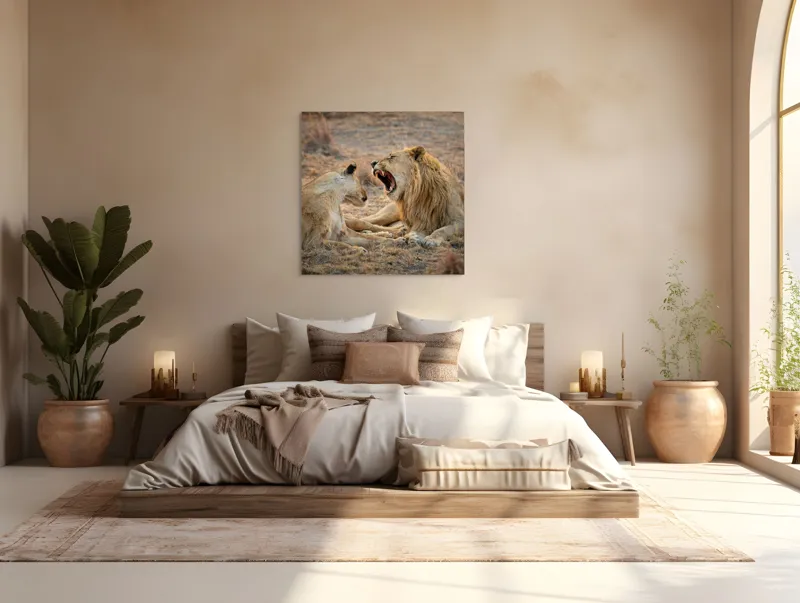 Tablou Canvas, "Leii odihnindu-se în savană africană", Leu, Leoaică, Savana, Tandrețe, Relaxează, Comunicare, Natura, Blană, Serenitate, Interacțiune, 100 x 100 cm – poza 4