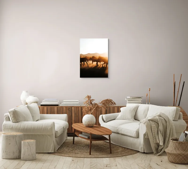 Tablou Canvas, "Cai alergând în apusul deșertului", Cai, Apus, Siluete, Libertate, Praful, Peisaj, Mișcare, Lumină, Natură, 50 x 70 cm – poza 4