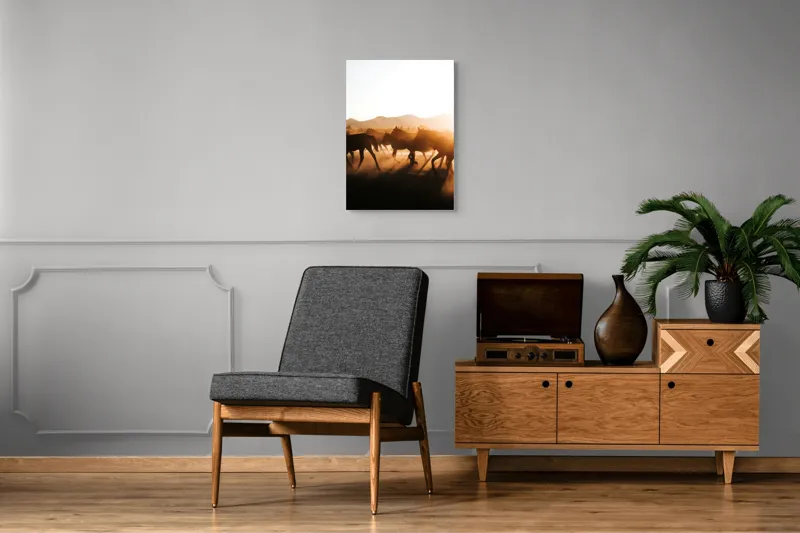 Tablou Canvas, "Cai alergând în apusul deșertului", Cai, Apus, Siluete, Libertate, Praful, Peisaj, Mișcare, Lumină, Natură, 50 x 70 cm – poza 8