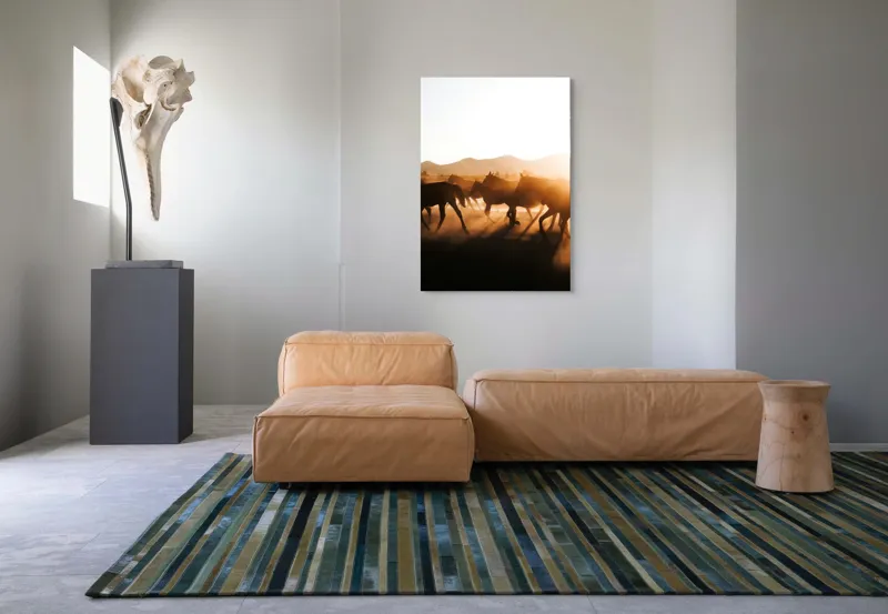 Tablou Canvas, "Cai alergând în apusul deșertului", Cai, Apus, Siluete, Libertate, Praful, Peisaj, Mișcare, Lumină, Natură, 70 x 100 cm – poza 7