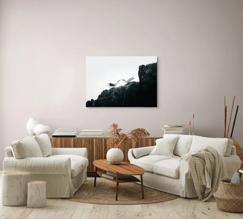 Tablou Canvas, "Dansul păsărilor pe stânci mărețe", Păsări, Stânci, Cer, Zbor, Lumină, Natură, Vedere, Frumusețe., 100 x 70 cm – poza 3