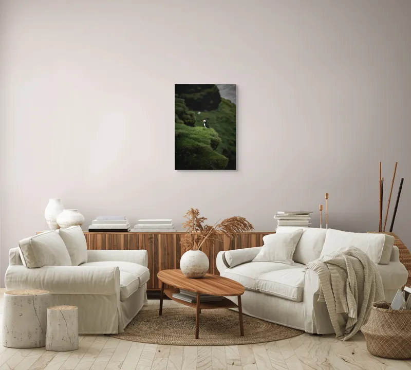 Tablou Canvas, "Papagalul de mare pe stâncă verde", Pufin, Stânci, Verdeață, Solitudine, Natură, Ocean, Serenitate, Sălbăticie, 50 x 70 cm – poza 4