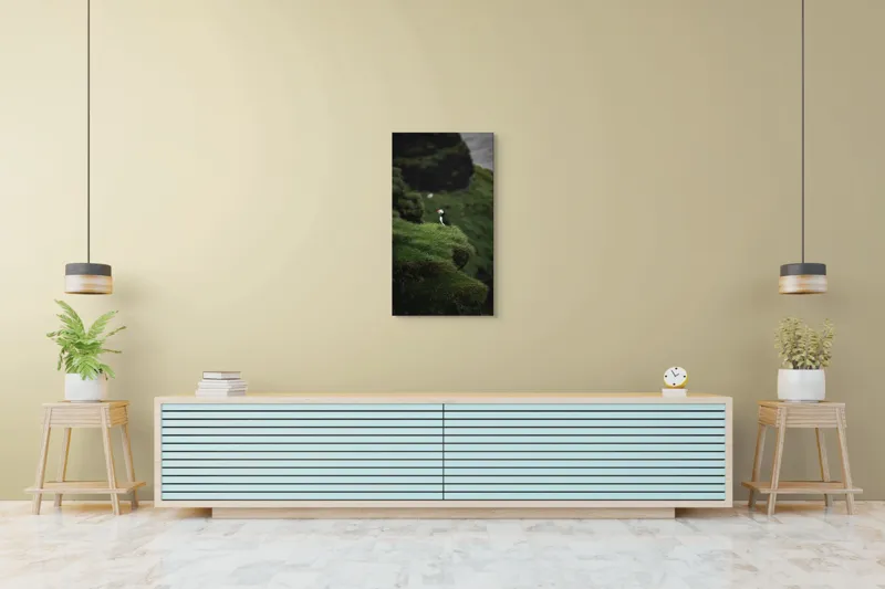 Tablou Canvas, "Papagalul de mare pe stâncă verde", Pufin, Stânci, Verdeață, Solitudine, Natură, Ocean, Serenitate, Sălbăticie, 50 x 90 cm – poza 6