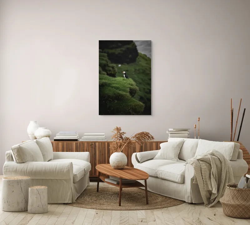 Tablou Canvas, "Papagalul de mare pe stâncă verde", Pufin, Stânci, Verdeață, Solitudine, Natură, Ocean, Serenitate, Sălbăticie, 70 x 100 cm – poza 4