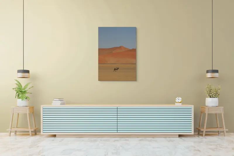 Tablou Canvas, "Oryx singur în deșertul arid", Deșert, Antilopă, Dune, Singurătate, Cer, Ariditate, Natură, Savană., 70 x 100 cm – poza 5