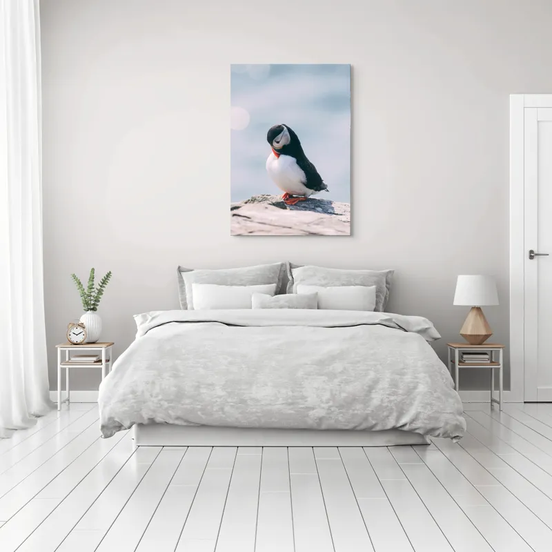 Tablou Canvas, "Un pinguin pe o stâncă rece", Pinguin, Ocean, Rocă, Calm, Lumină, Pene, Colorat, Contemplativ, Natură, Frumusețe, 70 x 100 cm – poza 3