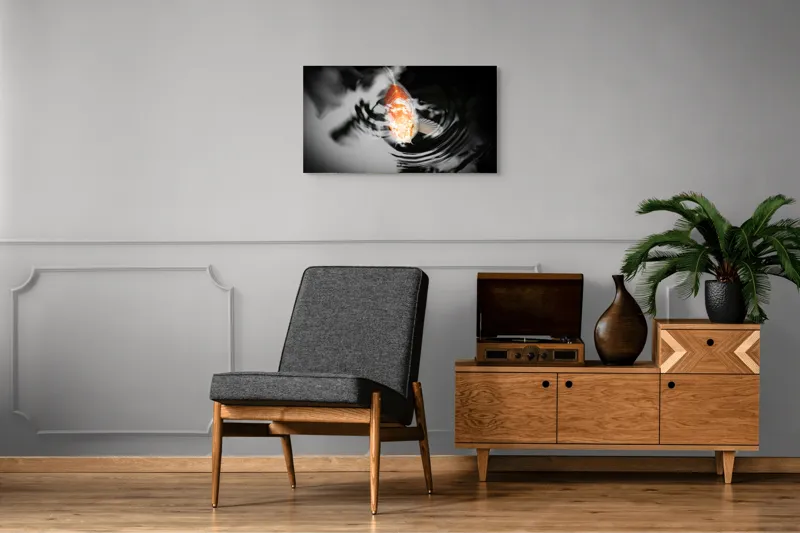 Tablou Canvas, "Peștișorul de aur în apă întunecată", Pește, Apă, Unde, Reflecție, Koi, Contrast, Înot., 90 x 50 cm – poza 6