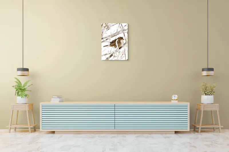 Tablou Canvas, "Vrăbiuță odihnindu-se printre crengi înghețate", Pasăre, Iarnă, Ramuri, Zăpadă, Delicatețe, Frig, Natură, Tandrețe, Supraviețuire, Frumusețe., 50 x 70 cm – poza 6