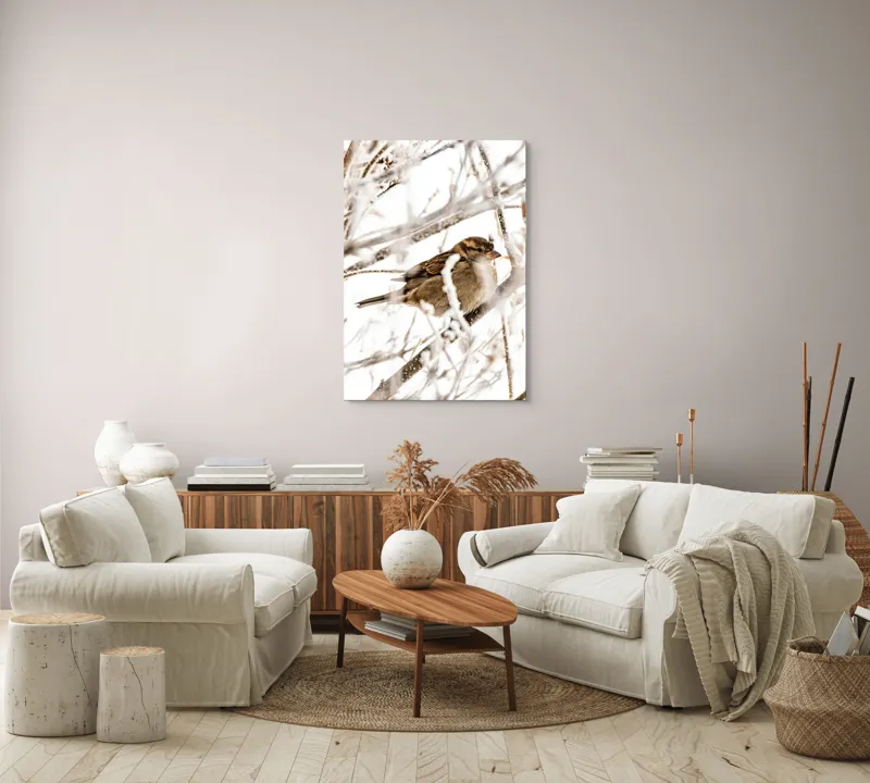 Tablou Canvas, "Vrăbiuță odihnindu-se printre crengi înghețate", Pasăre, Iarnă, Ramuri, Zăpadă, Delicatețe, Frig, Natură, Tandrețe, Supraviețuire, Frumusețe., 70 x 100 cm – poza 4