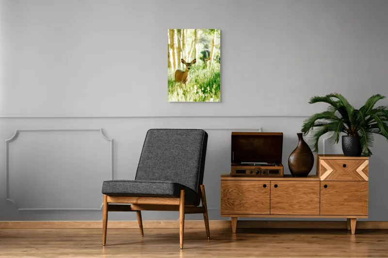 Tablou Canvas, "Caprioara printre mesteceni luminosi", Căprioară, Pădure, Lumină, Iarbă, Copaci, Natură, Serenitate, Verde, Dimineață, 50 x 70 cm – poza 8