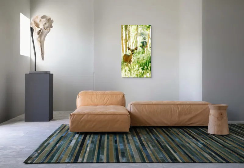 Tablou Canvas, "Caprioara printre mesteceni luminosi", Căprioară, Pădure, Lumină, Iarbă, Copaci, Natură, Serenitate, Verde, Dimineață, 50 x 90 cm – poza 5