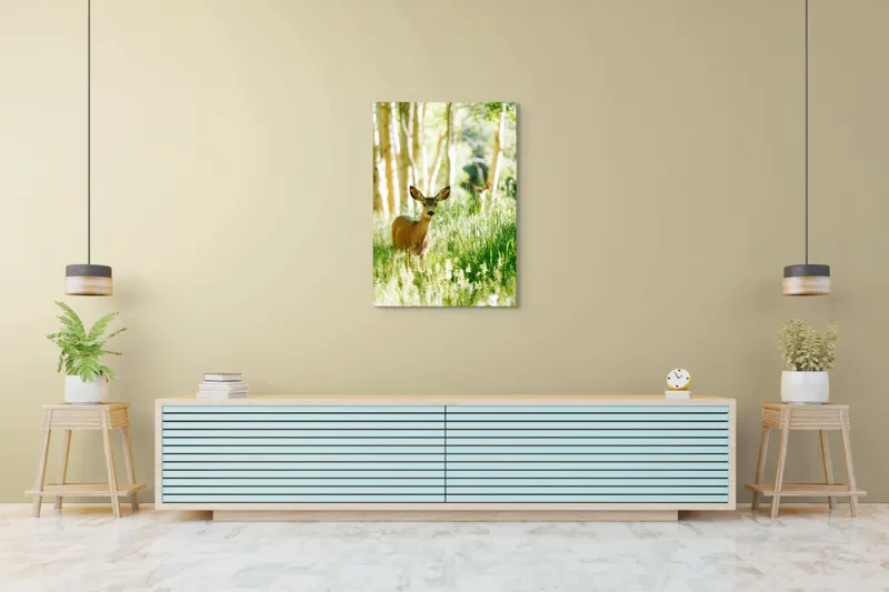 Tablou Canvas, "Caprioara printre mesteceni luminosi", Căprioară, Pădure, Lumină, Iarbă, Copaci, Natură, Serenitate, Verde, Dimineață, 70 x 100 cm – poza 5
