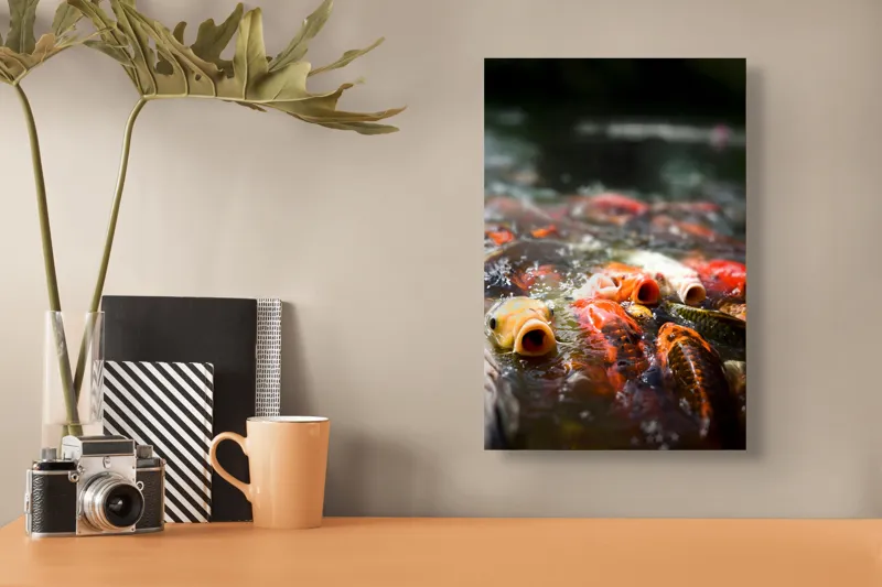 Tablou Canvas, "Dansul vibrant al peștilor Koi", Pești, Apă, Culori, Mișcare, Reflexie, Natură, Lumină, Energie, Viață, 26 x 39 cm – poza 3