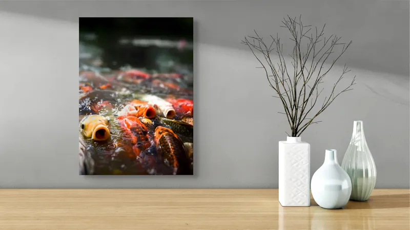 Tablou Canvas, "Dansul vibrant al peștilor Koi", Pești, Apă, Culori, Mișcare, Reflexie, Natură, Lumină, Energie, Viață, 39 x 54 cm – poza 4