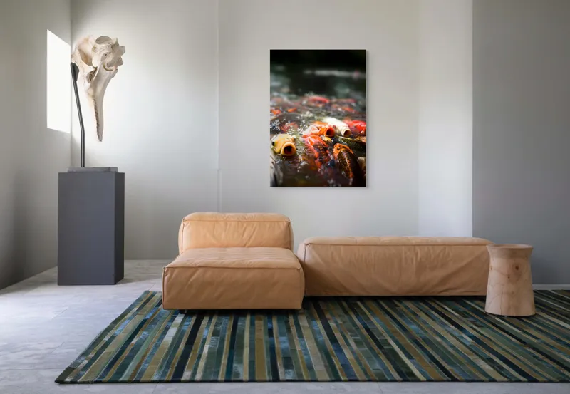 Tablou Canvas, "Dansul vibrant al peștilor Koi", Pești, Apă, Culori, Mișcare, Reflexie, Natură, Lumină, Energie, Viață, 70 x 100 cm – poza 7
