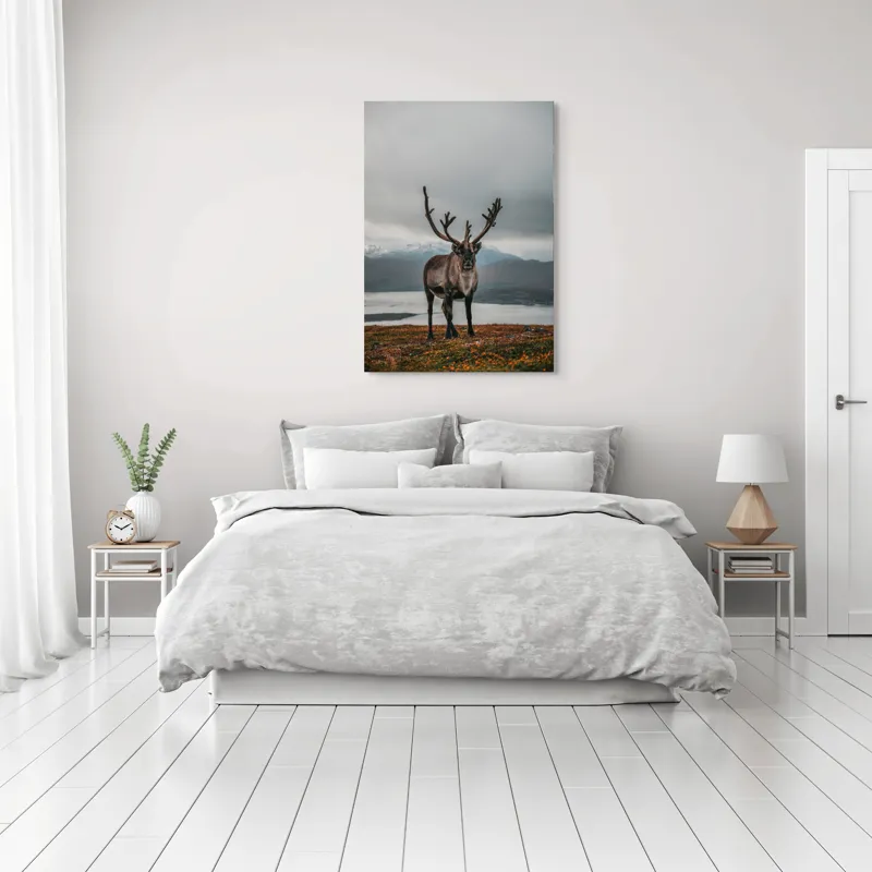 Tablou Canvas, "Rena pe crestele înzăpezite ale Nordului", Majestic, Solitary, Regal, Serene, Wilderness, Antlers, Majestic, Landscape, 70 x 100 cm – poza 3