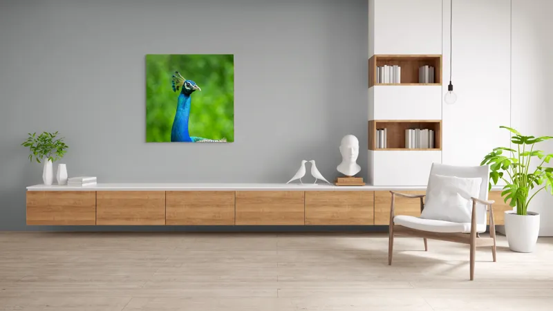 Tablou Canvas, "Păunul într-o zi verde vibrantă", Magnific, Albastru, Penaj, Regal, Vibrant, Majestos, Elegant, Păun, 100 x 100 cm – poza 8