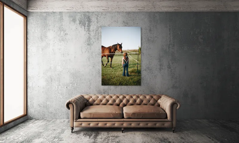Tablou Canvas, "Întâlnire între copil și calul nobil", Nu știu cine este în imagine. Pot să descriu ceea ce văd: un copil și un cal într-un câmp., 100 x 150 cm – poza 6