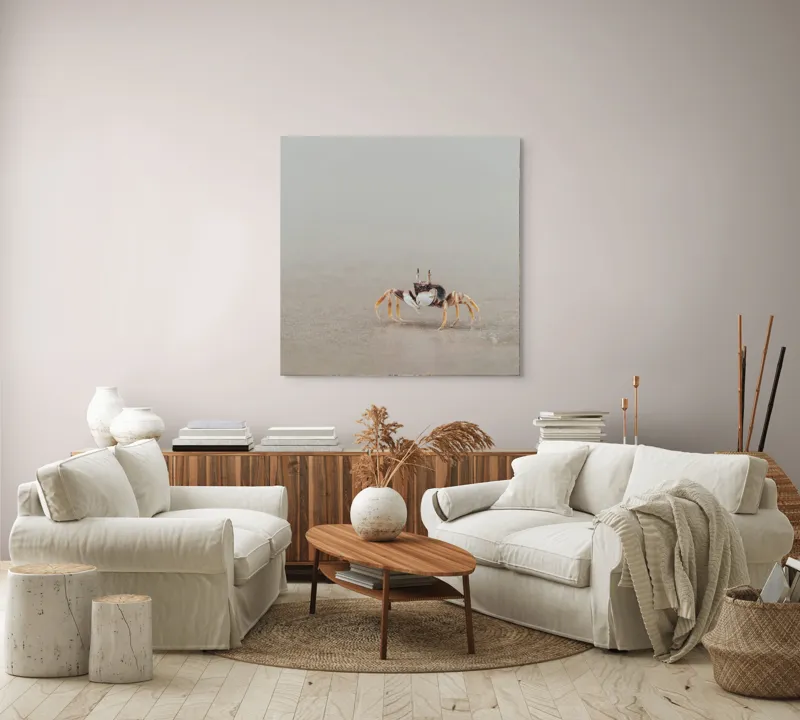 Tablou Canvas, "Mic explorator pe nisipul umed", Crab, Sand, Beach, Calm, Solitude, Reflection, Minimalism, Nature, Tranquility, Softness, 100 x 100 cm – poza 3