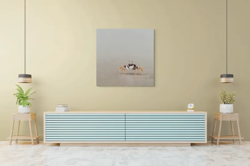 Tablou Canvas, "Mic explorator pe nisipul umed", Crab, Sand, Beach, Calm, Solitude, Reflection, Minimalism, Nature, Tranquility, Softness, 100 x 100 cm – poza 5