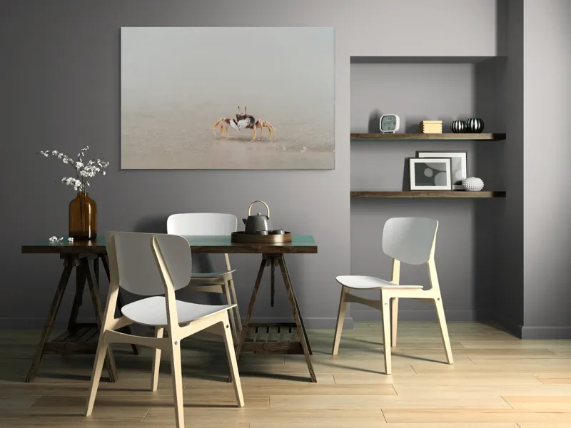 Tablou Canvas, "Mic explorator pe nisipul umed", Crab, Sand, Beach, Calm, Solitude, Reflection, Minimalism, Nature, Tranquility, Softness, 150 x 100 cm – poza 5