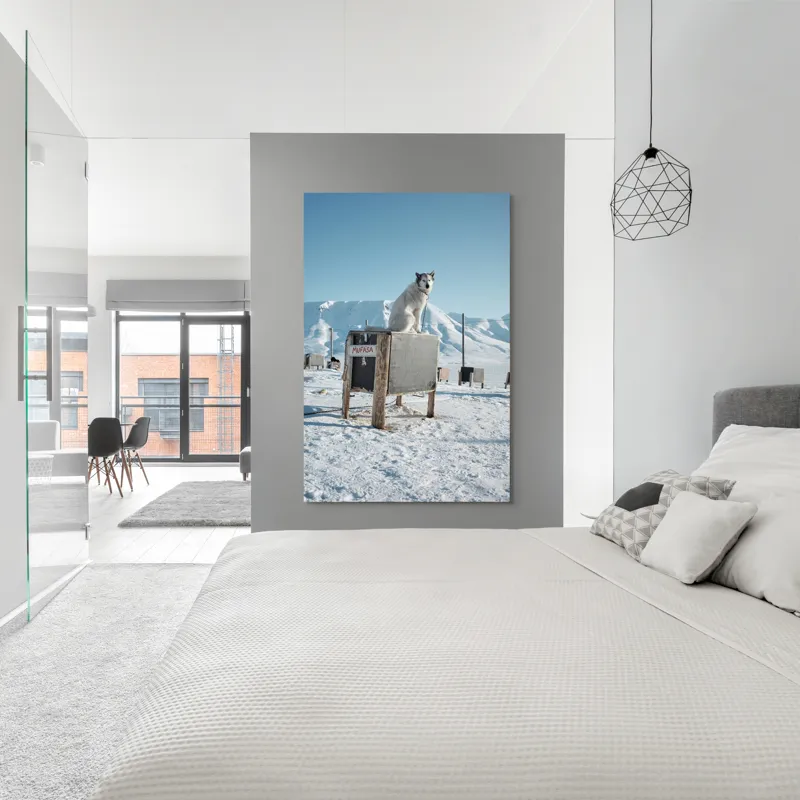 Tablou Canvas, "Câinele veghează ținutul înghețat", Iarnă, Câine, Gheață, Munți, Cer Albastru, Cușcă, Nisip Alb, Libertate, 100 x 150 cm – poza 5