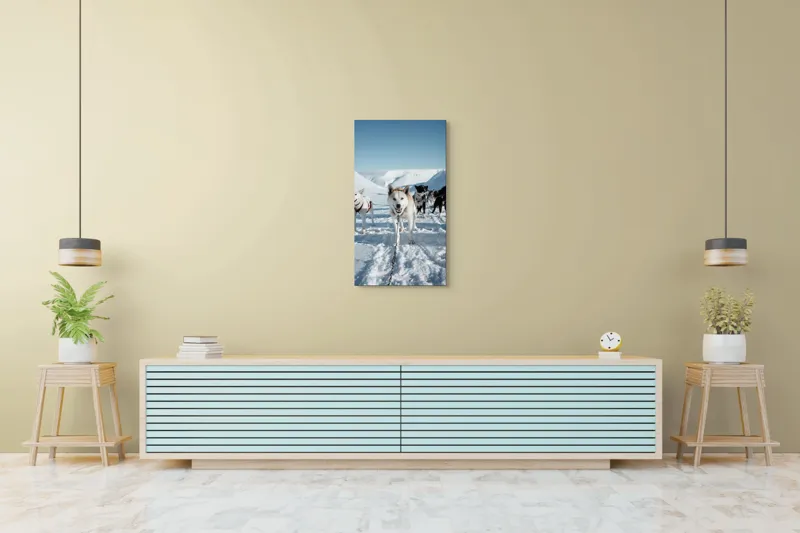 Tablou Canvas, "Câini de sanie în peisaj nordic", Câini, Sled, Zăpadă, Munți, Cer, Albastru, Aventură, Rece, Natură, Arctic., 50 x 90 cm – poza 6