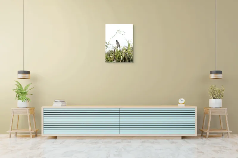 Tablou Canvas, "Pasăre albastră pe ramură uscată", Pasăre, Ramură, Verdeață, Cer, Natură, Aripi, Delicatețe., 50 x 70 cm – poza 6