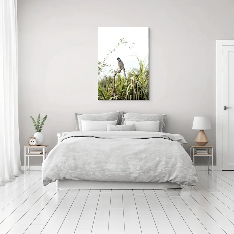 Tablou Canvas, "Pasăre albastră pe ramură uscată", Pasăre, Ramură, Verdeață, Cer, Natură, Aripi, Delicatețe., 70 x 100 cm – poza 3