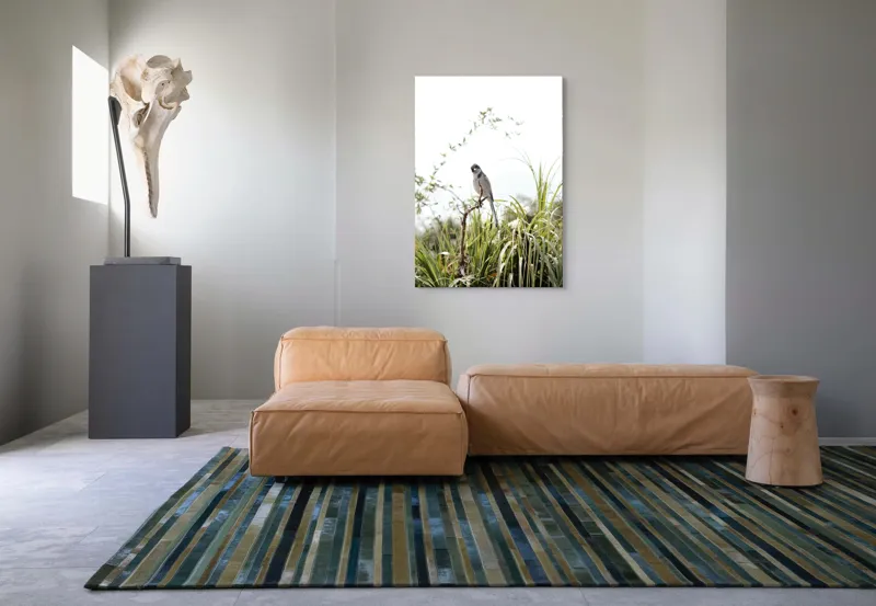 Tablou Canvas, "Pasăre albastră pe ramură uscată", Pasăre, Ramură, Verdeață, Cer, Natură, Aripi, Delicatețe., 70 x 100 cm – poza 7