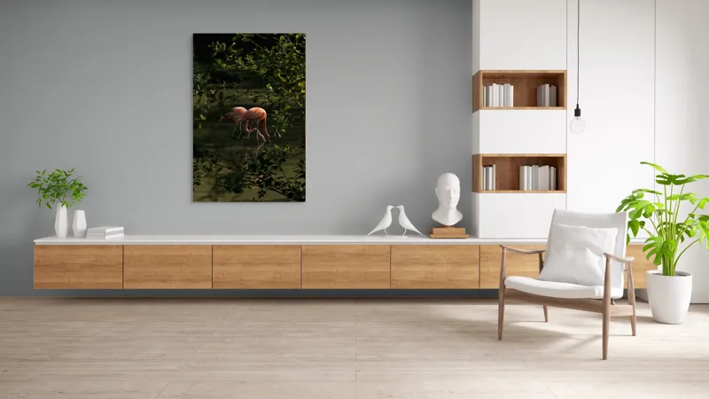 Tablou Canvas, "Flamingo roz în lumina dimineții", Flamingo, Reflecție, Apă, Frunze, Culoare, Natură, Lumină, Serenitate, 100 x 150 cm – poza 8