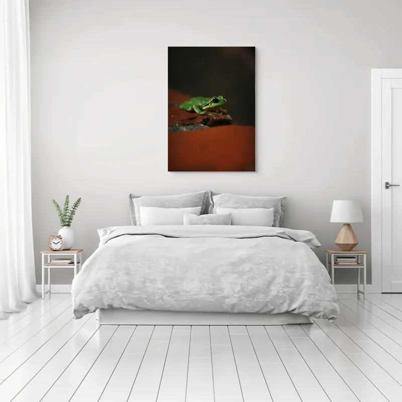 Tablou Canvas, "Broască singuratică pe piatră umedă", Verde, Mică, Broască, Apăsat, Ochi, Ascuns, Umectat, Textură., 70 x 100 cm – poza 3