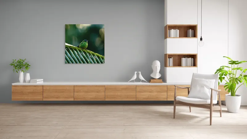 Tablou Canvas, "Păsărică pe frunza de palmier", Plumaj, Verde, Pădure, Natură, Serenitate, Pene, Frumusețe, Liniște, 100 x 100 cm – poza 8