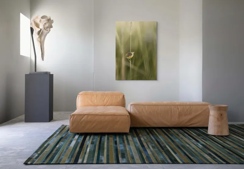 Tablou Canvas, "Pasărea singuratică pe firul vieții", Păsărică, Delicatețe, Natură, Iarbă, Tranquilitate, Nepăsare, Simplitate, Verdeață, Grație, Echilibru, 70 x 100 cm – poza 7
