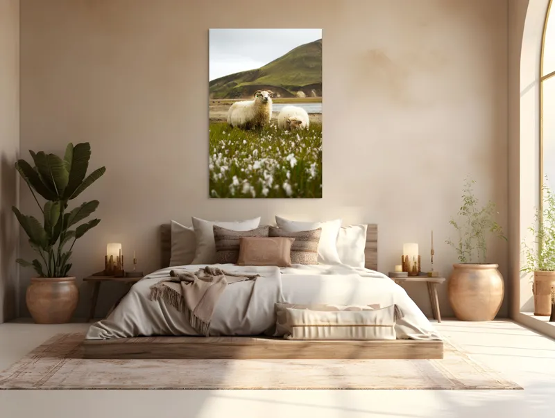 Tablou Canvas, "Oile pășunând în peisaj montan", Oi, Pajiște, Munte, Culoare, Cer, Verde, Natură, Peisaj, Blană, Flori, Calmitate, Frumusețe, Rural, Serenitate, Pășunat, 100 x 150 cm – poza 3