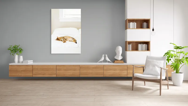 Tablou Canvas, "Pisica bengaleză dormitând pe pat alb", Relaxare, Pisică, Pat, Confort, Odihnă, Lumină, Somn, Leneveală, 100 x 150 cm – poza 8