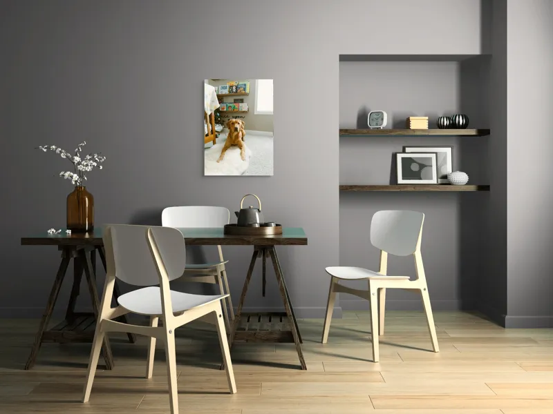 Tablou Canvas, "Câinele ascultător într-o cameră de poveste", Câine, Perete, Cărți, Rafturi, Covor, Geam, Cameră, Jucării, Postere, Mobilier, 50 x 70 cm – poza 5