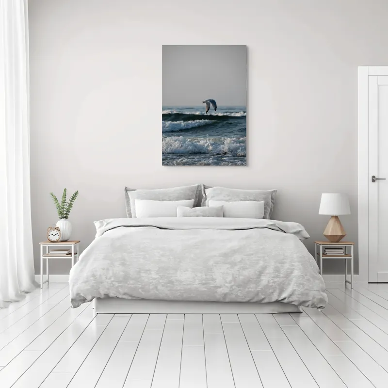 Tablou Canvas, "Pescăruș deasupra valurilor mării", Pescăruș, Valuri, Cer, Apă, Zbor, Mare, Libertate, Liniște, 70 x 100 cm – poza 3