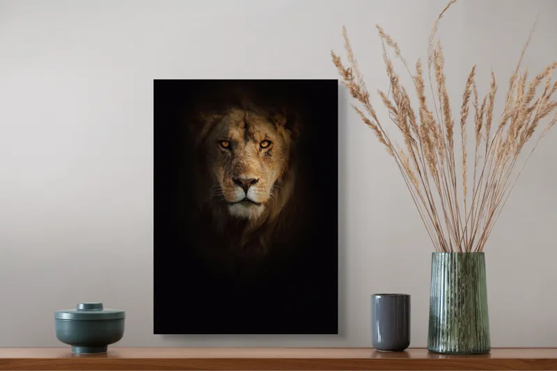 Tablou Canvas, "Regele întunericului îmblânzind privirea", Majestic, Regal, Intense, Powerful, Mysterious, 39 x 54 cm – poza 3