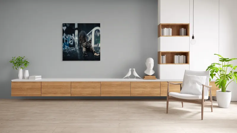 Tablou Canvas, "Pisica întinzându-se pe mașină veche", Pisică, Întindere, Blană, Graffiti, Noapte, Urban, Artă, Ochi., 100 x 100 cm – poza 8