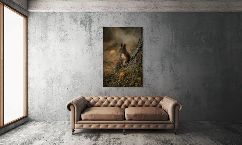 Tablou Canvas, "Veverița curioasă la marginea pădurii", Veveriță, Pădure, Trunchi, Blană, Toamnă, Frunze, Natură, Ghinde, Urechiușe, Ochii, Blândă, Curioasă, 100 x 150 cm – poza 6