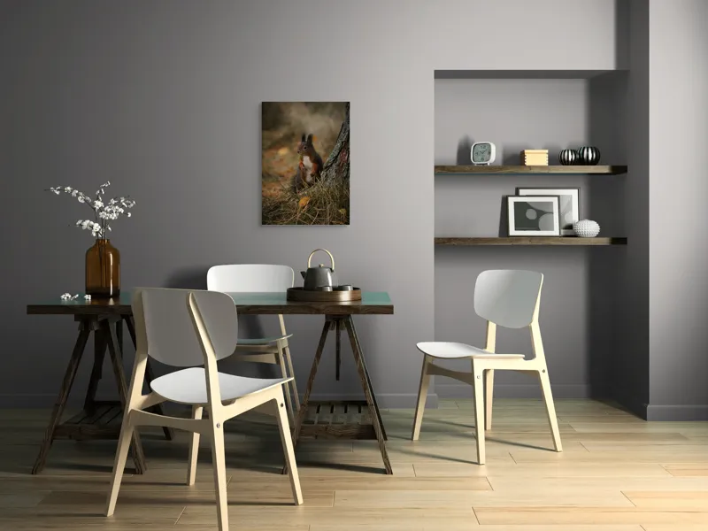 Tablou Canvas, "Veverița curioasă la marginea pădurii", Veveriță, Pădure, Trunchi, Blană, Toamnă, Frunze, Natură, Ghinde, Urechiușe, Ochii, Blândă, Curioasă, 50 x 70 cm – poza 5
