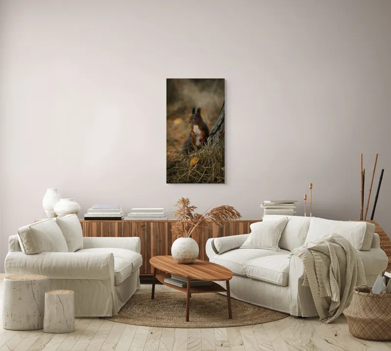 Tablou Canvas, "Veverița curioasă la marginea pădurii", Veveriță, Pădure, Trunchi, Blană, Toamnă, Frunze, Natură, Ghinde, Urechiușe, Ochii, Blândă, Curioasă, 50 x 90 cm – poza 7