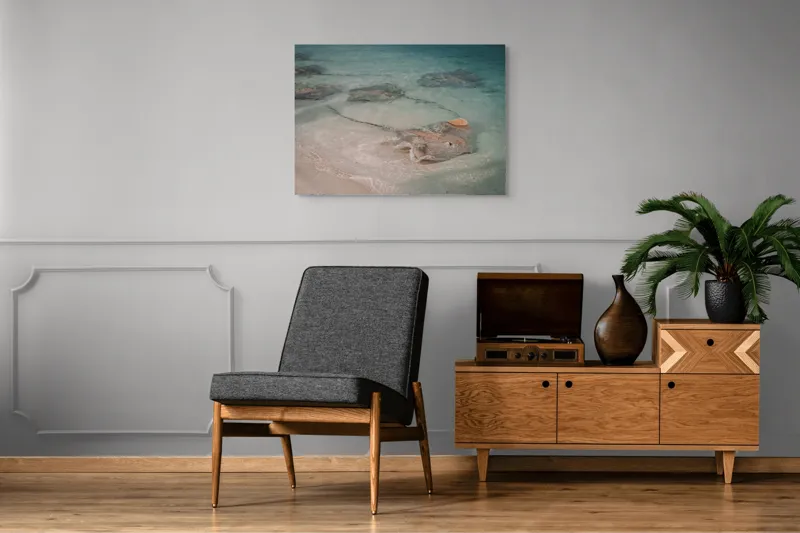 Tablou Canvas, "Stingray alunecând în apele limpezi", Razele, Apă, Nisip, Albastru, Valuri, Molenste, Liniște, Natură, 100 x 70 cm – poza 8