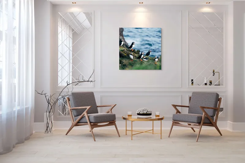 Tablou Canvas, "Papagalii de mare pe stânci verzi", Puffini, Ocean, Stâncă, Iarbă, Aripi, Plutire, Penaj, Bețe, Păsări, 100 x 100 cm – poza 7